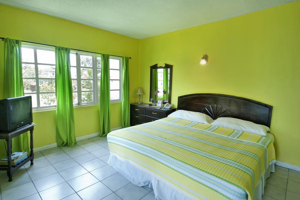 Coral Seas Beach Негрил Стая снимка