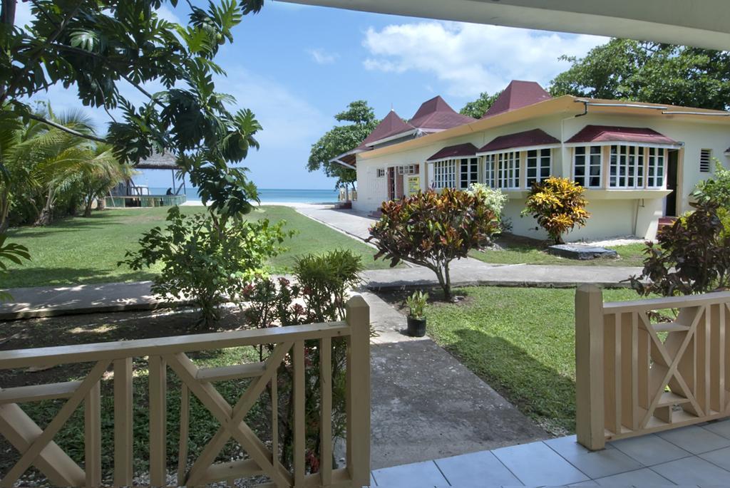 Coral Seas Beach Негрил Стая снимка