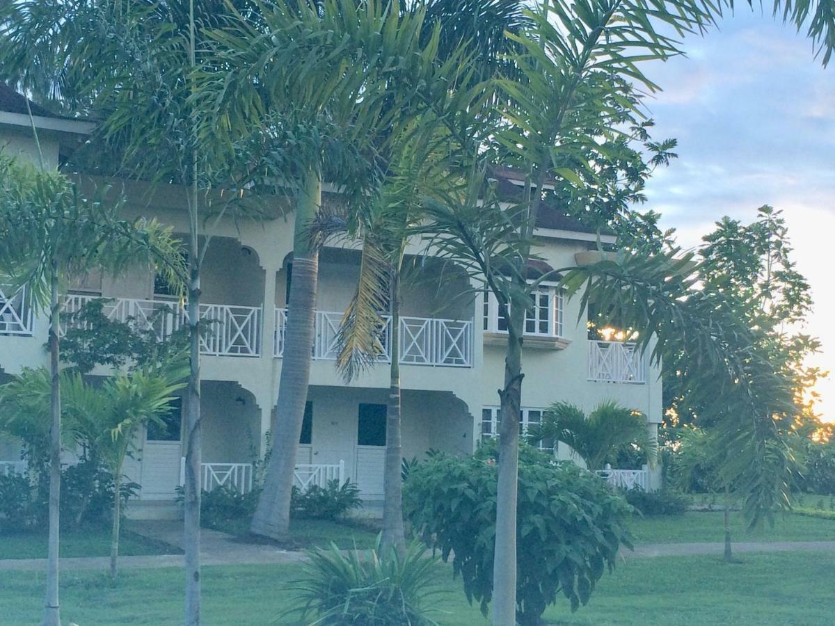 Coral Seas Beach Негрил Екстериор снимка