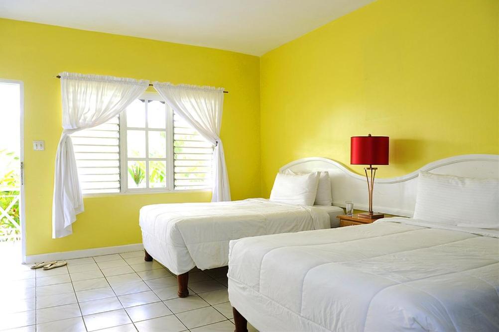 Coral Seas Beach Негрил Екстериор снимка